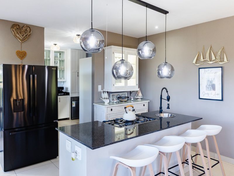 Architectural Masterpiece – Triple-Story Beach House  - Photo 9