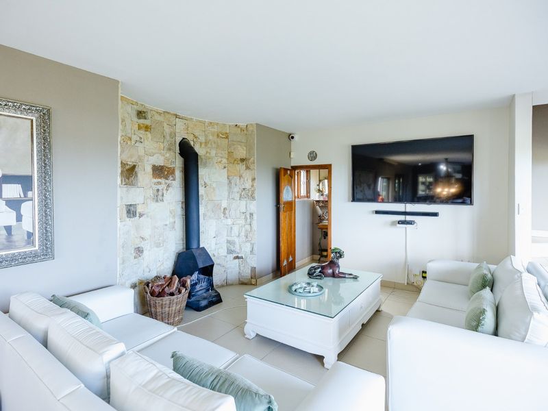 Architectural Masterpiece – Triple-Story Beach House  - Photo 4