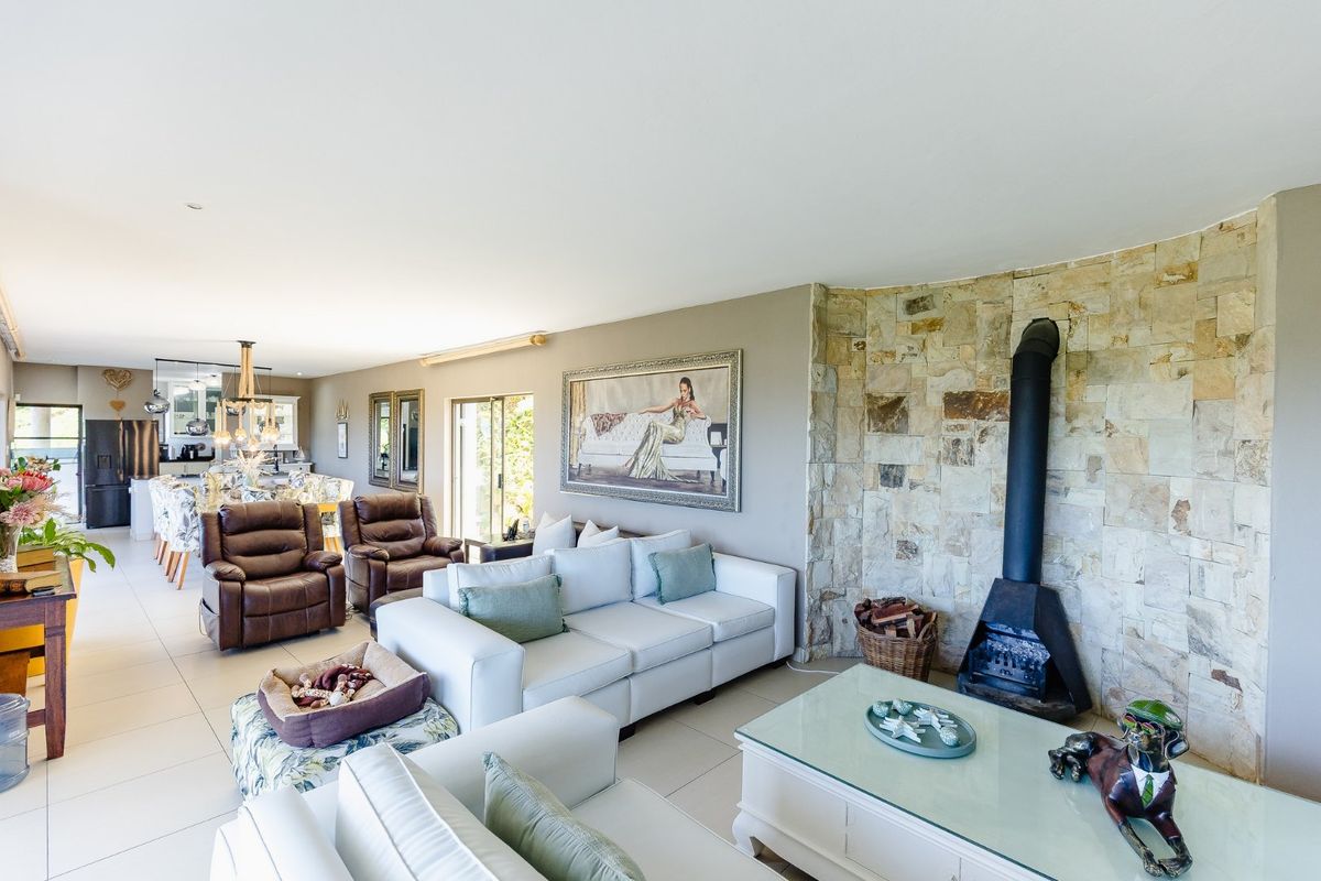 Architectural Masterpiece – Triple-Story Beach House  - Photo 2