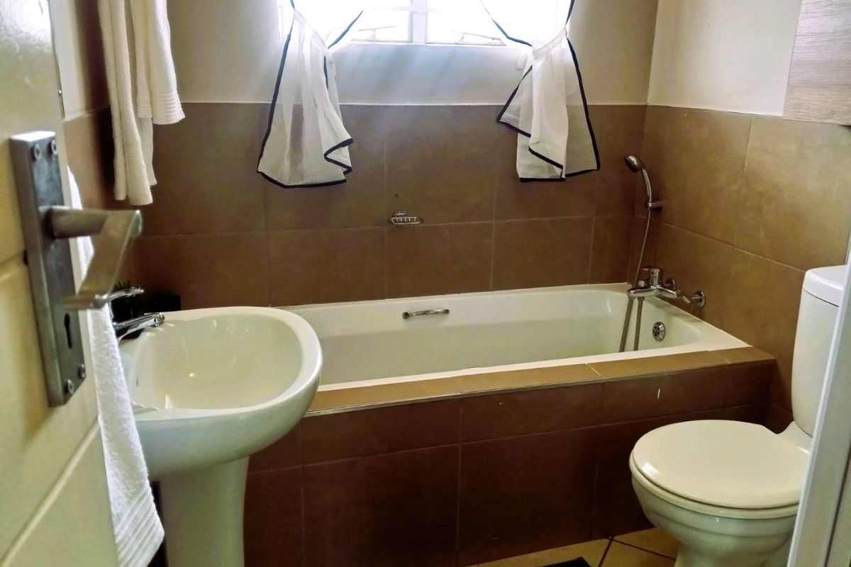 2 Bed Apartment in Sagewood for Sale - Photo 5