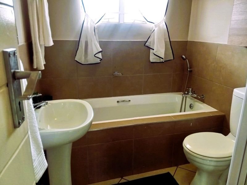 2 Bed Apartment in Sagewood for Sale - Photo 5