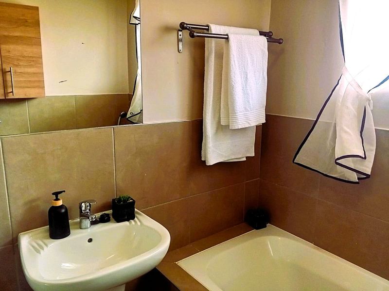 2 Bed Apartment in Sagewood for Sale - Photo 6