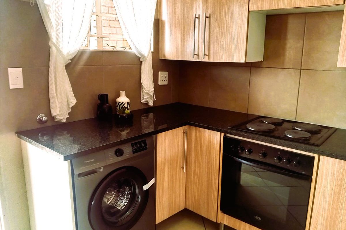 2 Bed Apartment in Sagewood for Sale - Photo 2