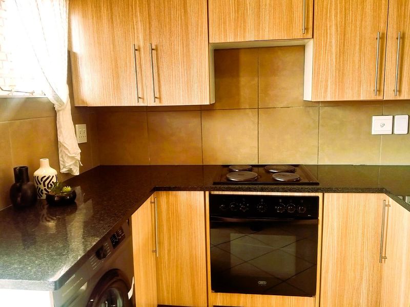 2 Bed Apartment in Sagewood for Sale - Photo 3