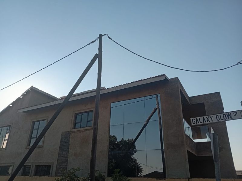 7 Bedroom House for Sale in Soshanguve - Photo 3