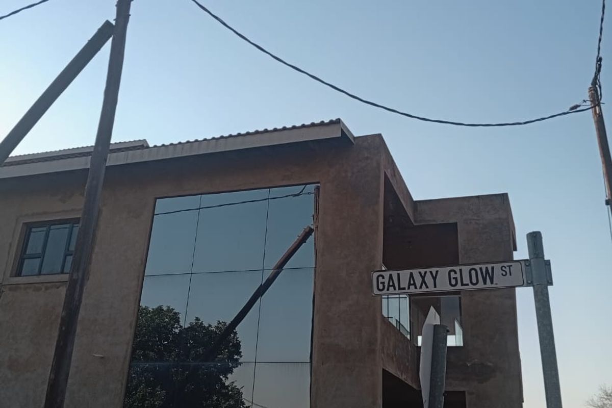 7 Bedroom House for Sale in Soshanguve - Photo 4