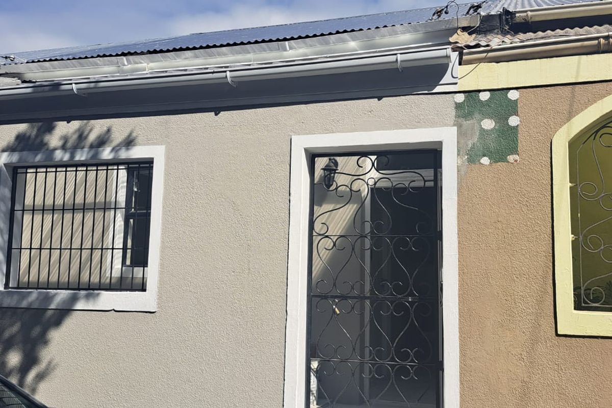 2 Bedroom cottage for Sale in Salt river  - Photo 4