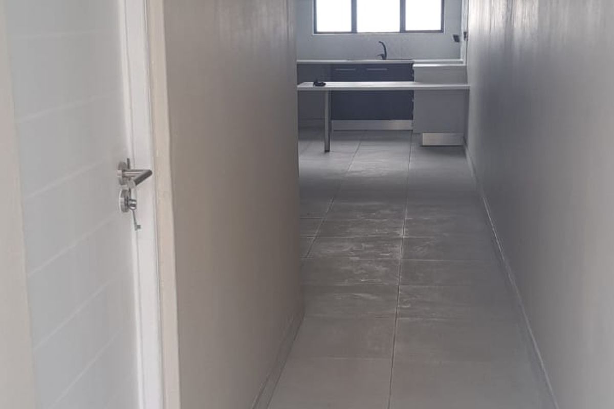 2 Bedroom cottage for Sale in Salt river  - Photo 3