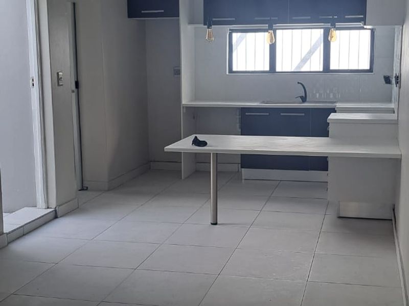 2 Bedroom cottage for Sale in Salt river  - Photo 10