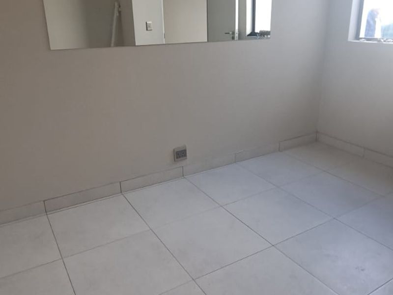 2 Bedroom cottage for Sale in Salt river  - Photo 9