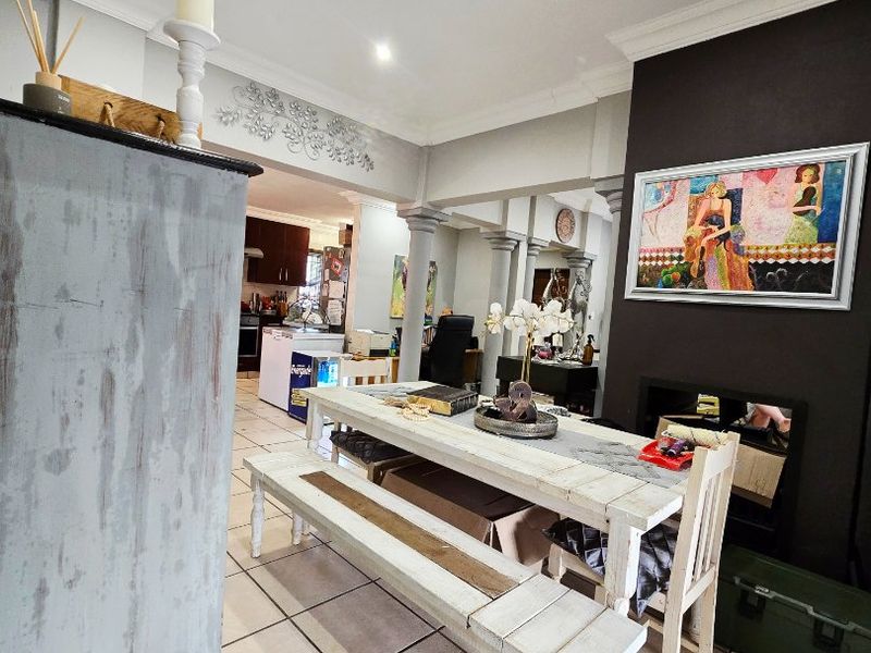 Modern Townhouse for Sale in Wilkoppies – Secure, Stylish, and Family-Friendly - Photo 10