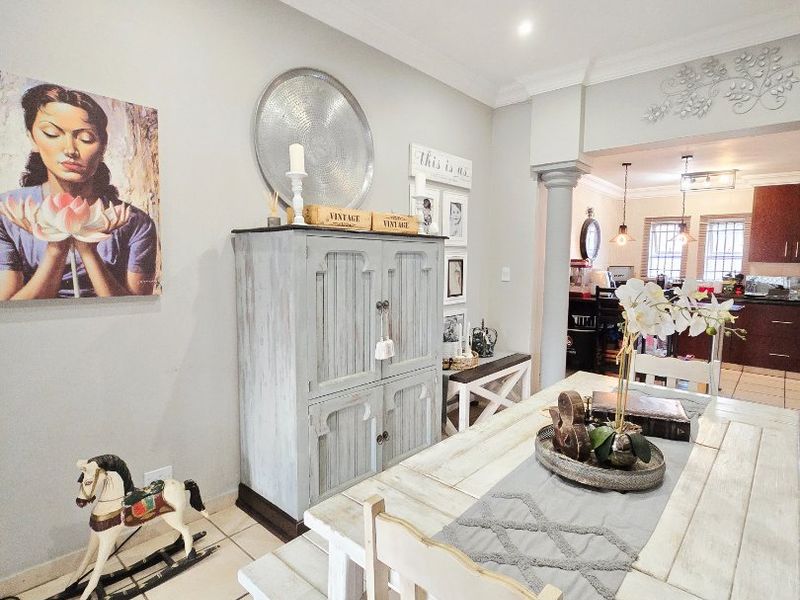 Modern Townhouse for Sale in Wilkoppies – Secure, Stylish, and Family-Friendly - Photo 9