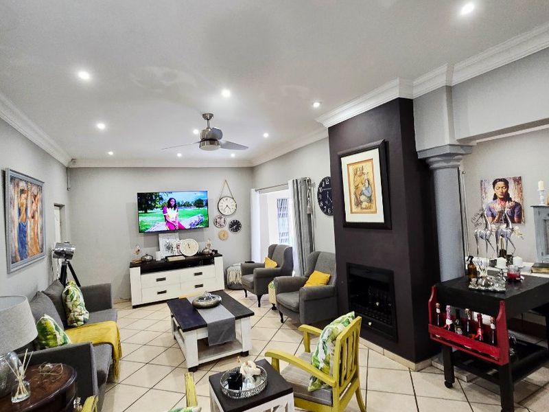 Modern Townhouse for Sale in Wilkoppies – Secure, Stylish, and Family-Friendly - Photo 7