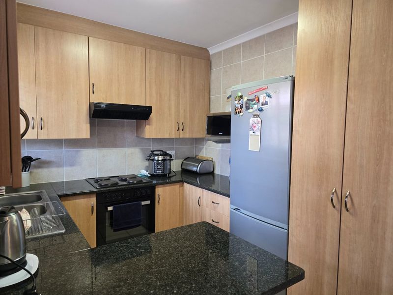 PICURE PERFECT - Photo 2