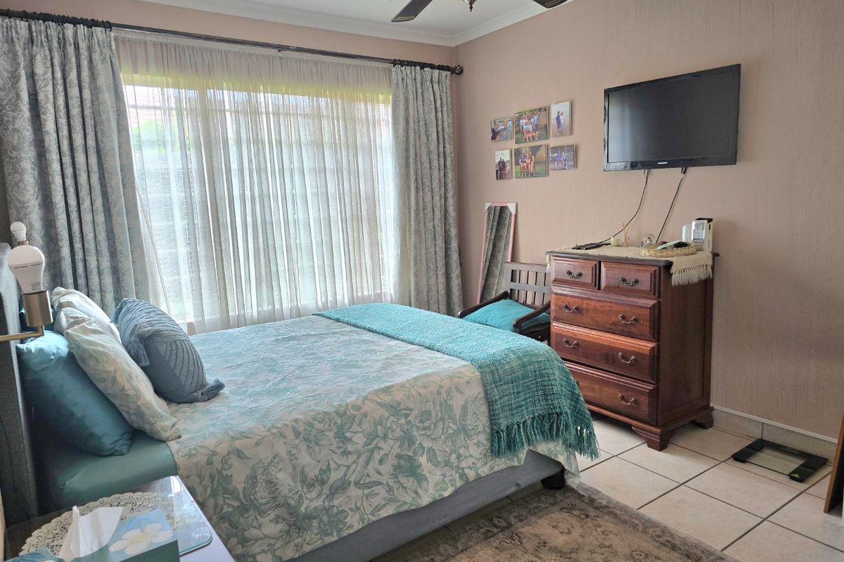 PICURE PERFECT - Photo 4