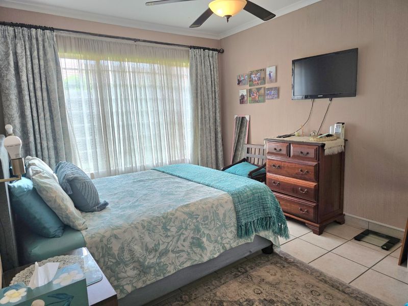 PICURE PERFECT - Photo 4