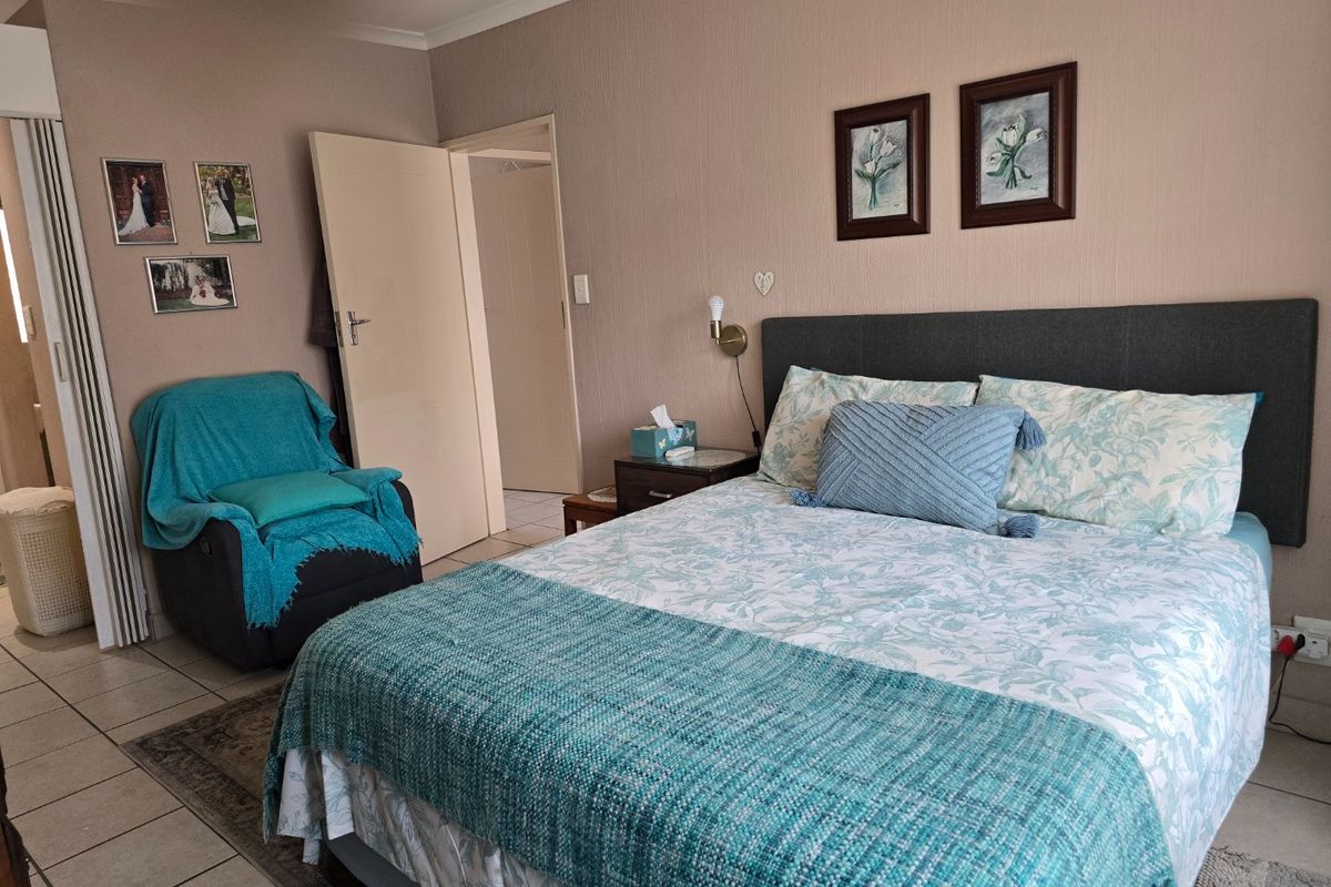 PICURE PERFECT - Photo 5