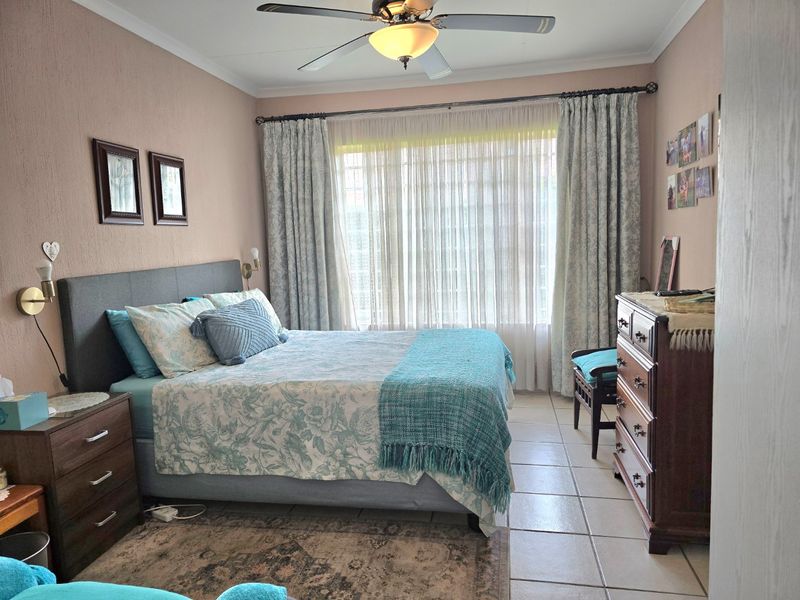 PICURE PERFECT - Photo 6