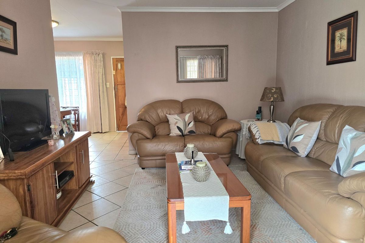 PICURE PERFECT - Photo 3