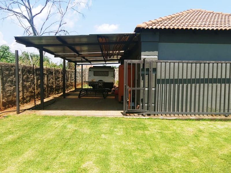 Once-in-a-Lifetime Investment Opportunity – 20-Bedroom Estate with Endless Possibilities! - Photo 7