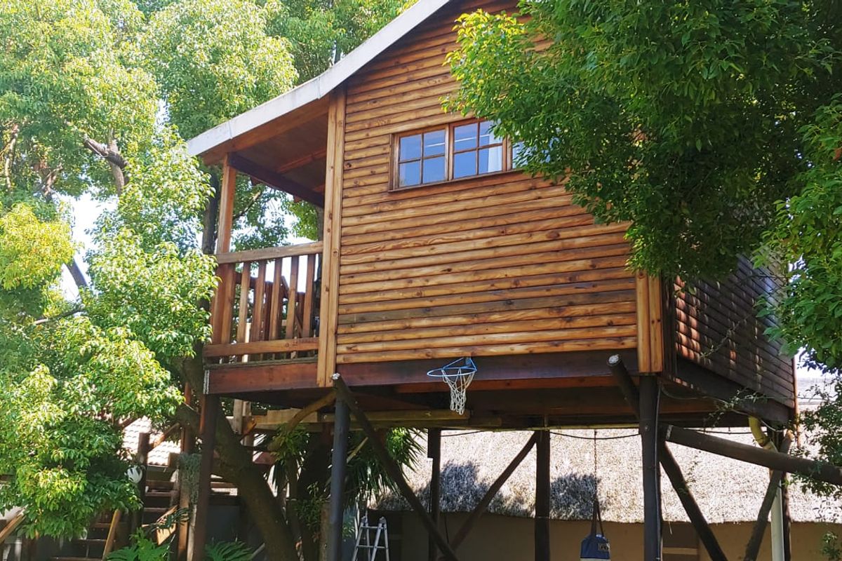 Once-in-a-Lifetime Investment Opportunity – 20-Bedroom Estate with Endless Possibilities! - Photo 3