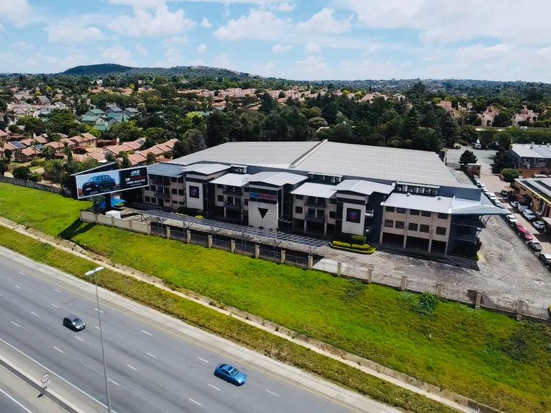 Fantastic Warehouse and Office Facility Facing N1 Freeway - Photo 4