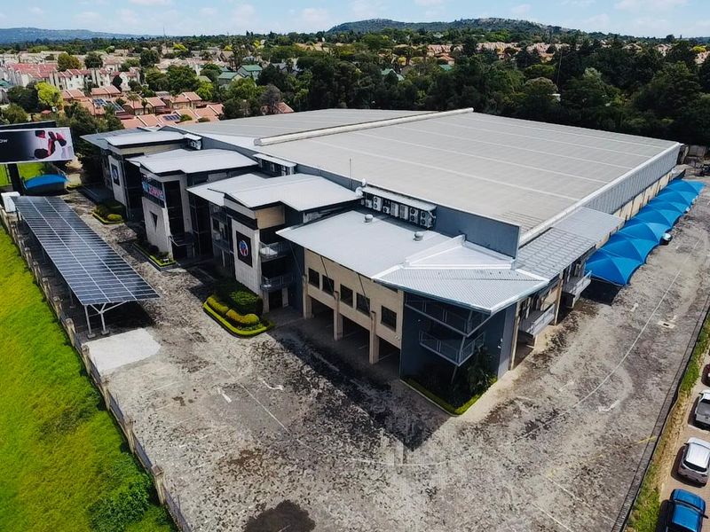 Fantastic Warehouse and Office Facility Facing N1 Freeway - Photo 10