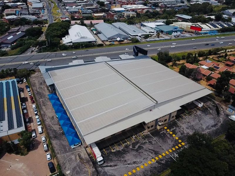Fantastic Warehouse and Office Facility Facing N1 Freeway - Photo 7