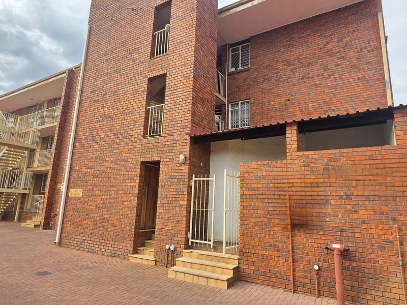 PRACTICAL & AFFORDABLE - FIRST TIME BUY ERASMIA - Photo 2