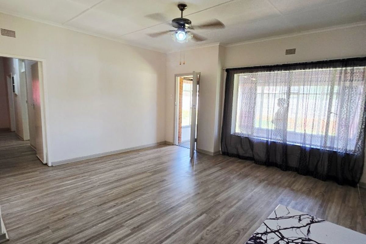 Beautifully Renovated Family Home in Stilfontein Ext 4 – Close to Shoprite - Photo 5