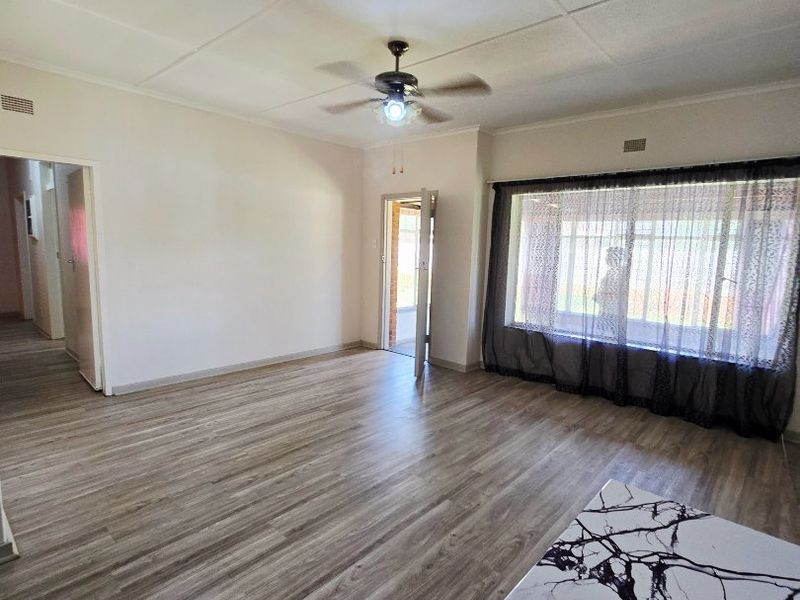 Beautifully Renovated Family Home in Stilfontein Ext 4 – Close to Shoprite - Photo 5