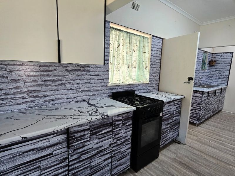 Beautifully Renovated Family Home in Stilfontein Ext 4 – Close to Shoprite - Photo 9