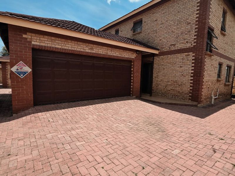 Don't miss out on this one!!! - Photo 2