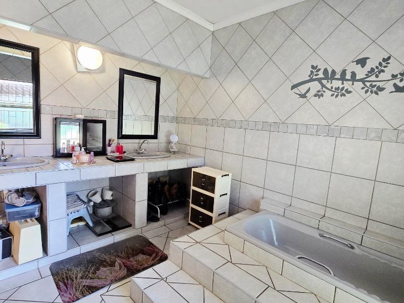 Flamwood – Spacious Family Home in a Prime Location - Photo 10