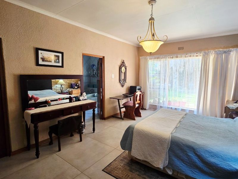 Flamwood – Spacious Family Home in a Prime Location - Photo 8