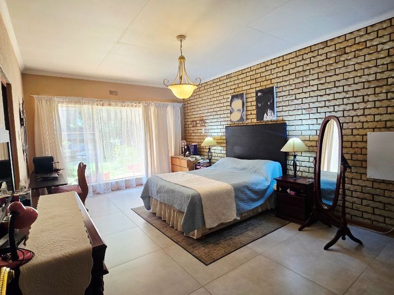 Flamwood – Spacious Family Home in a Prime Location - Photo 7