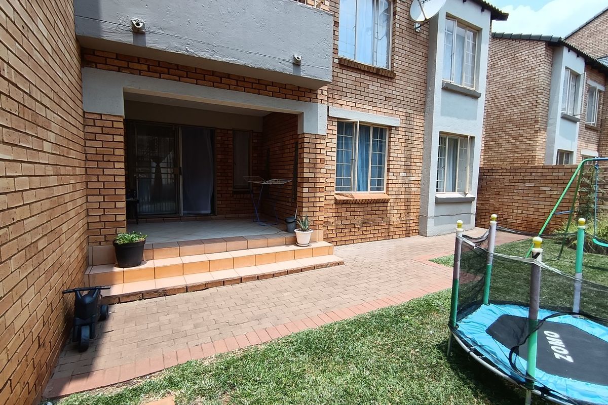 Lovely Ground-Floor Unit in Secure Estate – Ideal Investment or Starter Home - Photo 2