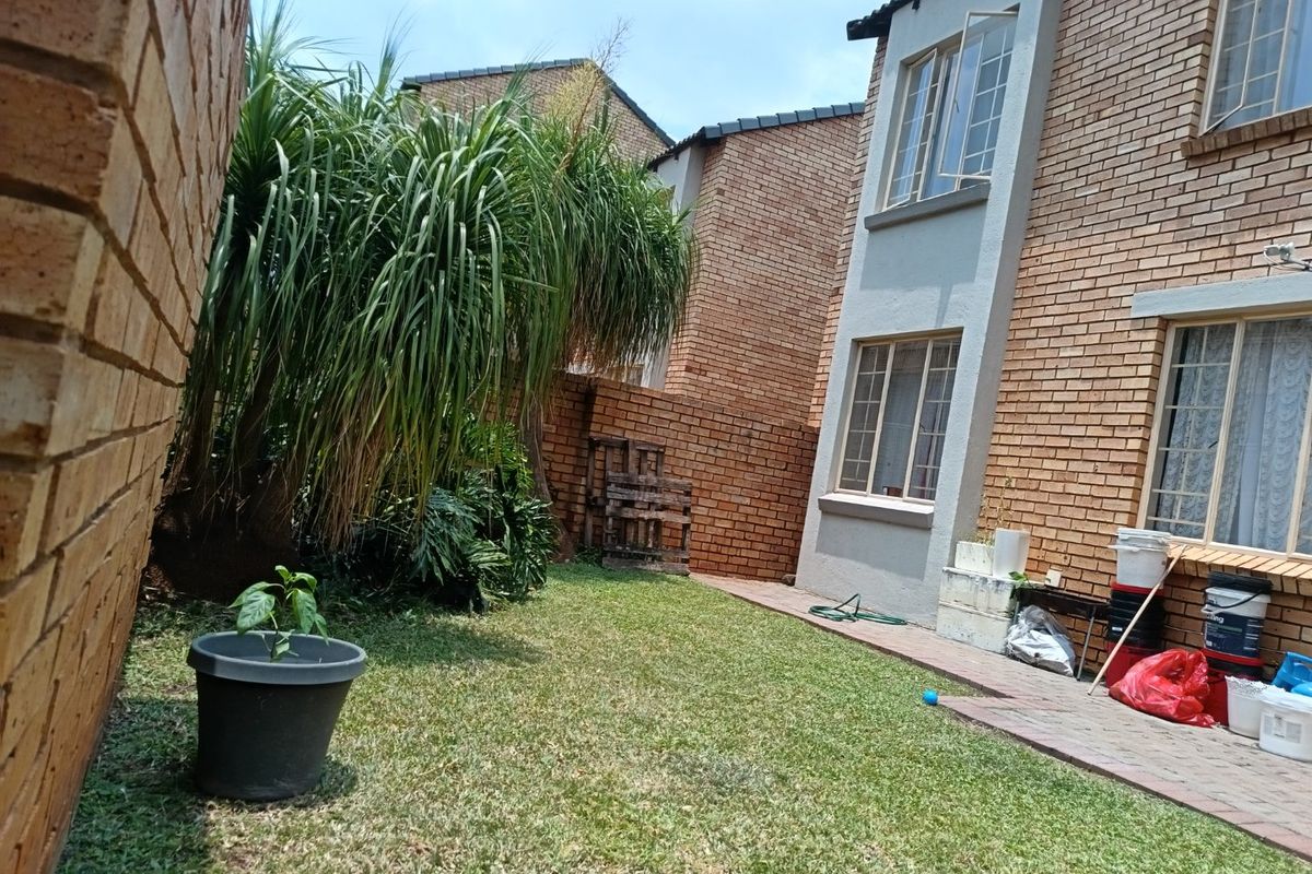 Lovely Ground-Floor Unit in Secure Estate – Ideal Investment or Starter Home - Photo 3