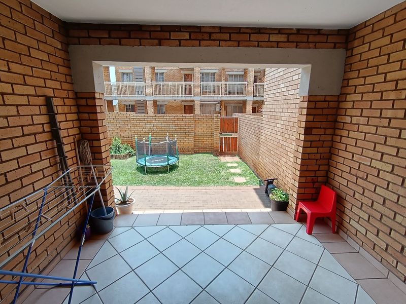 Lovely Ground-Floor Unit in Secure Estate – Ideal Investment or Starter Home - Photo 7