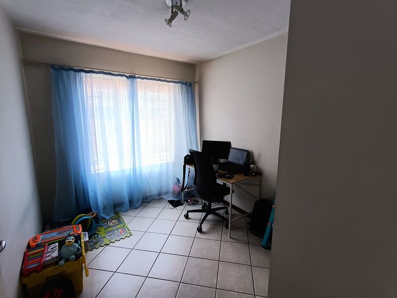 Lovely Ground-Floor Unit in Secure Estate – Ideal Investment or Starter Home - Photo 8