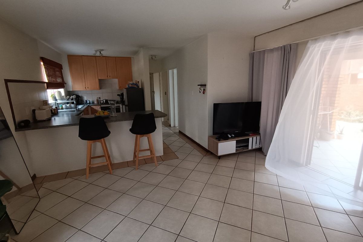 Lovely Ground-Floor Unit in Secure Estate – Ideal Investment or Starter Home - Photo 4