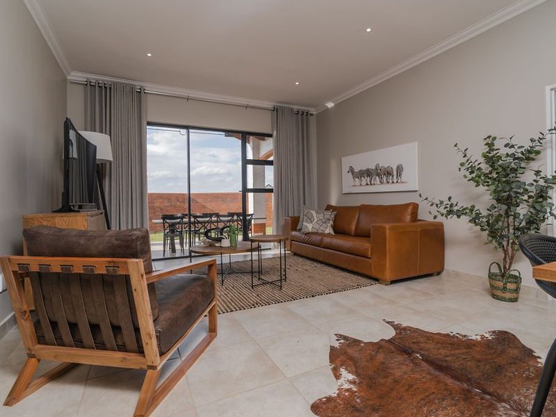 Modern Single-Storey Elegance in Six Fountains Estate DIRECT FROM DEVELOPER - Photo 6