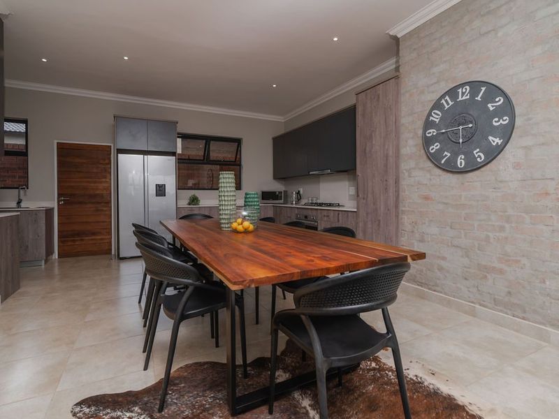 Modern Single-Storey Elegance in Six Fountains Estate DIRECT FROM DEVELOPER - Photo 5