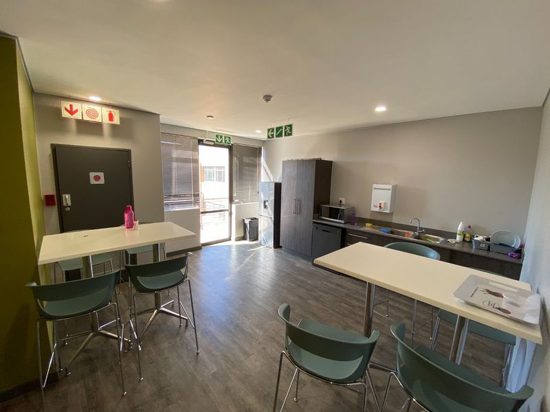 Furnished Office Available In Faerie Glen - Photo 8