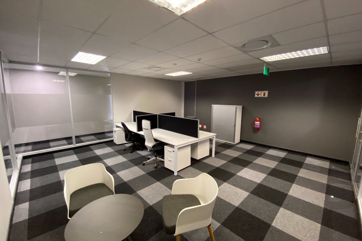 Furnished Office Available In Faerie Glen - Photo 5