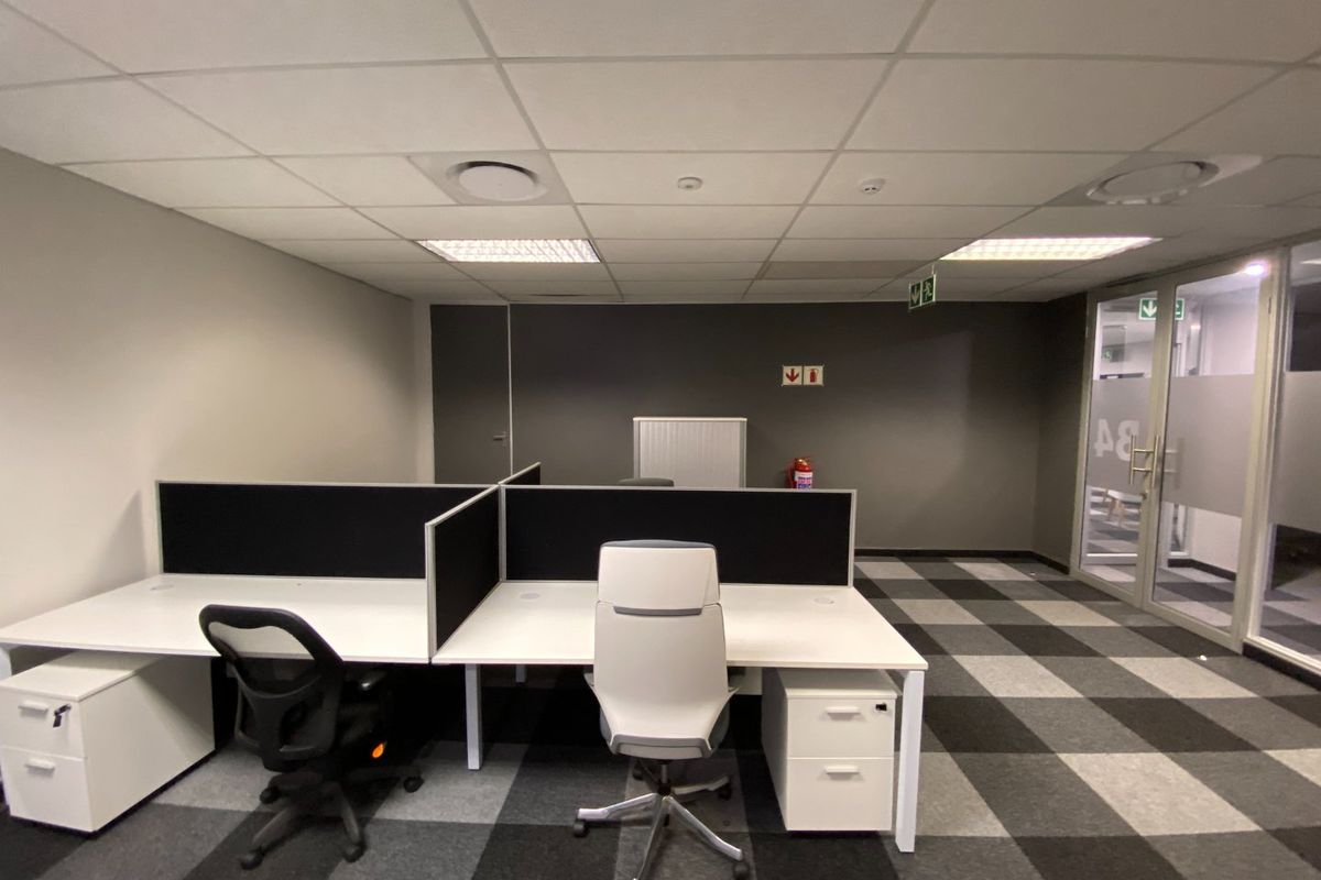 Furnished Office Available In Faerie Glen - Photo 2