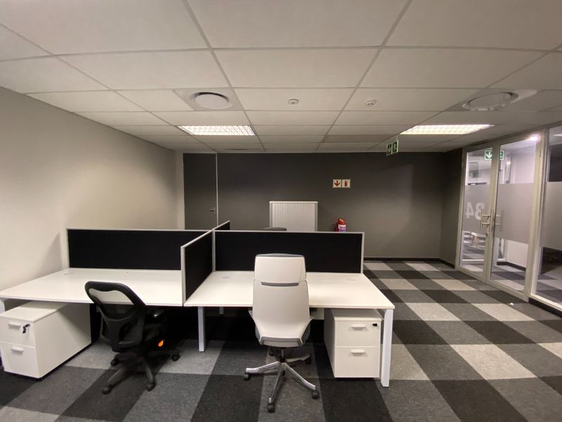 Furnished Office Available In Faerie Glen - Photo 2