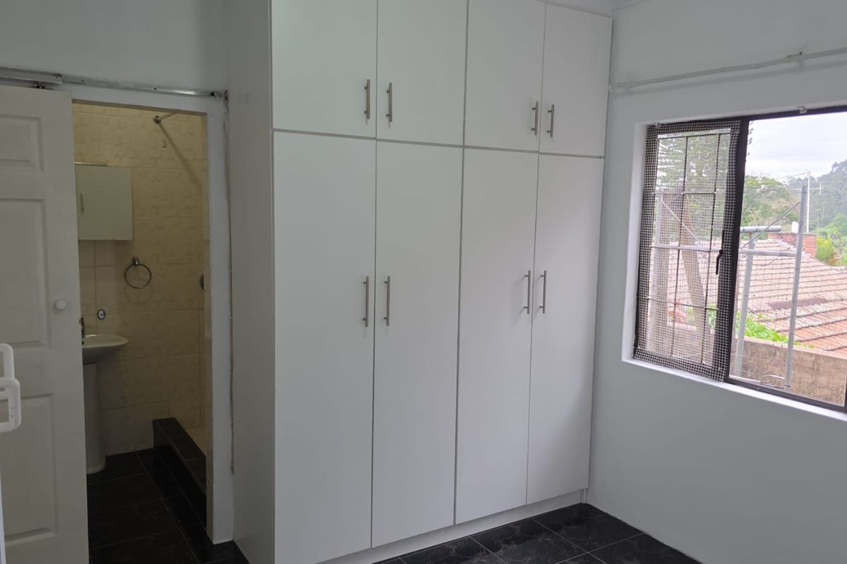 A Quaint apartment in Cowies Hill - Photo 2