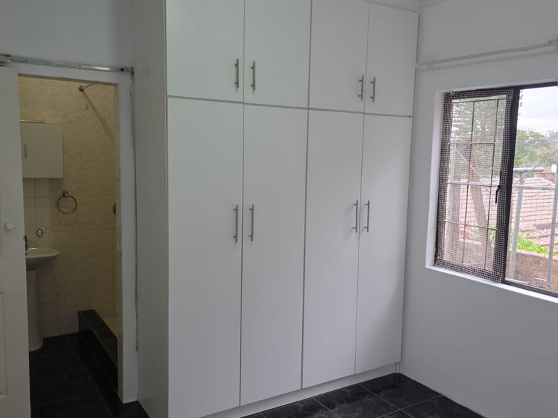 A Quaint apartment in Cowies Hill - Photo 2