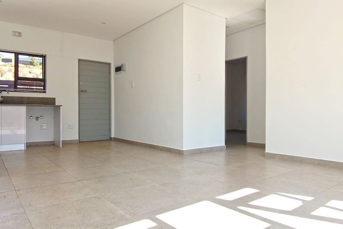 2 Bed 2 bath Simplex with fenced garden at Mountain View Estate - Photo 5